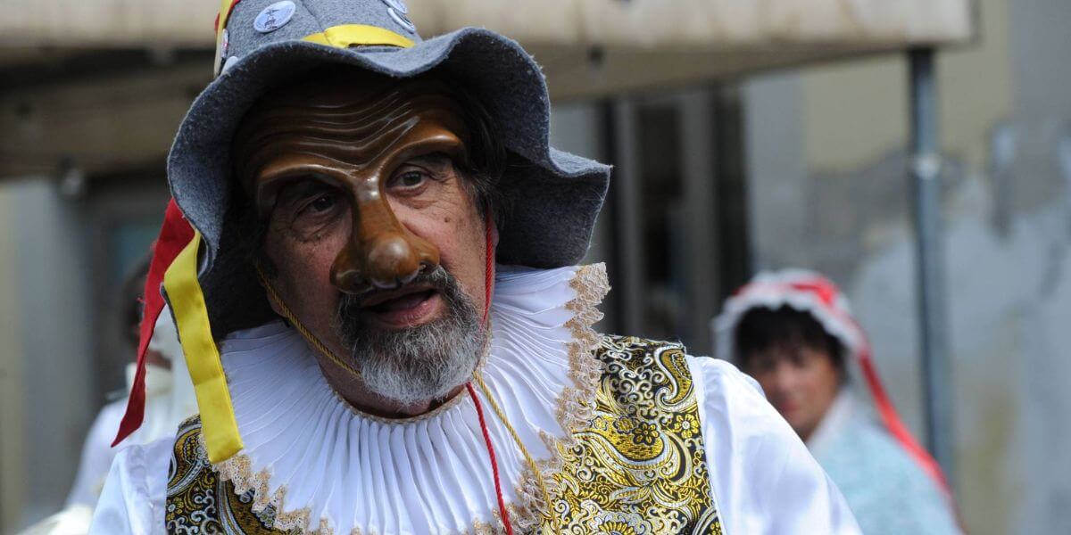 Foto di Giangurgolo maschera del Carnevale calabrese