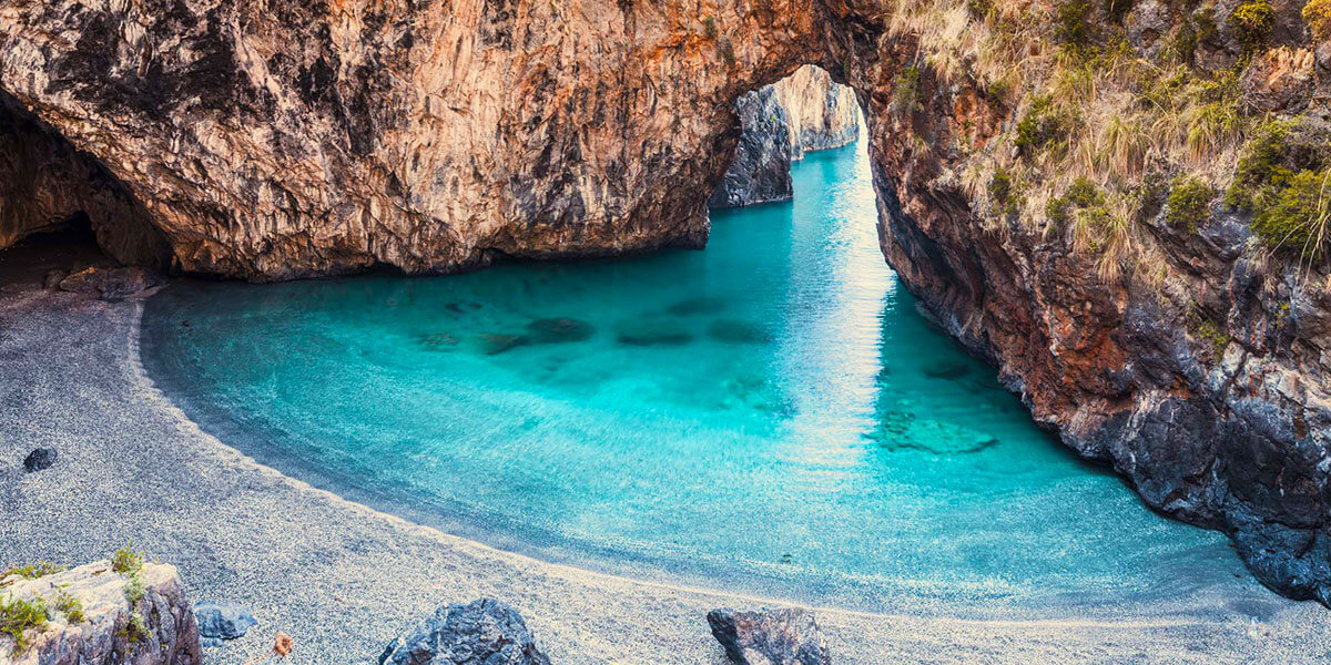 Foto della spiaggia dell'Arcomagno a San Nicola Arcella
